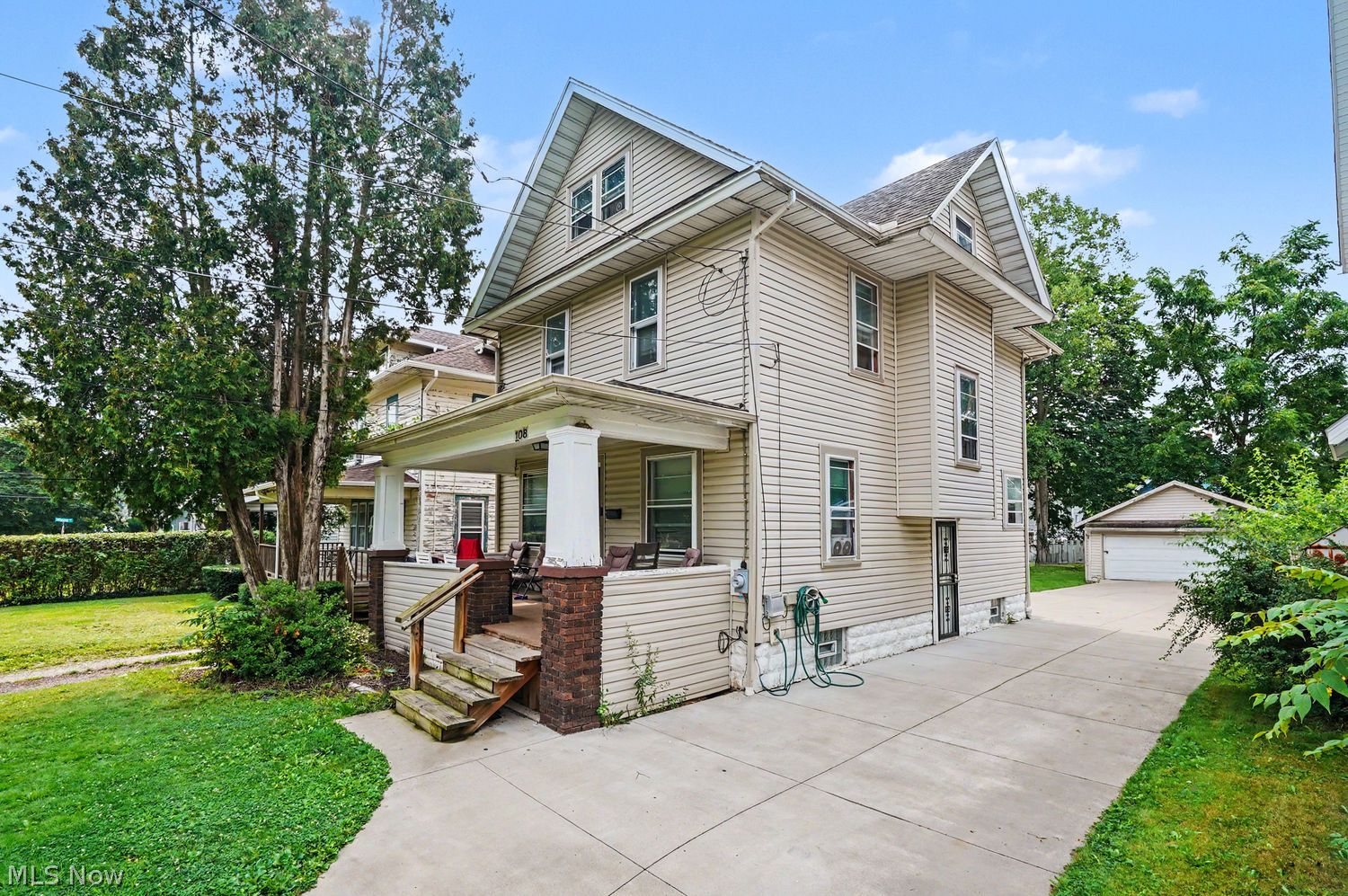 108 E Mapledale Avenue Akron OH 44301