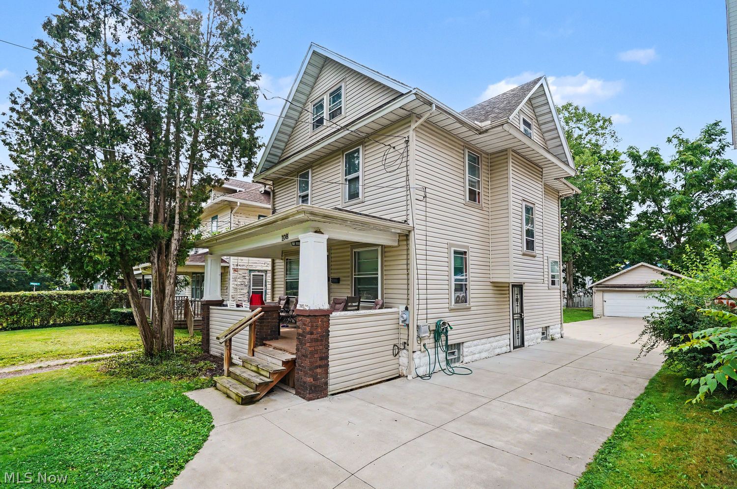 108 E Mapledale Avenue Akron OH 44301