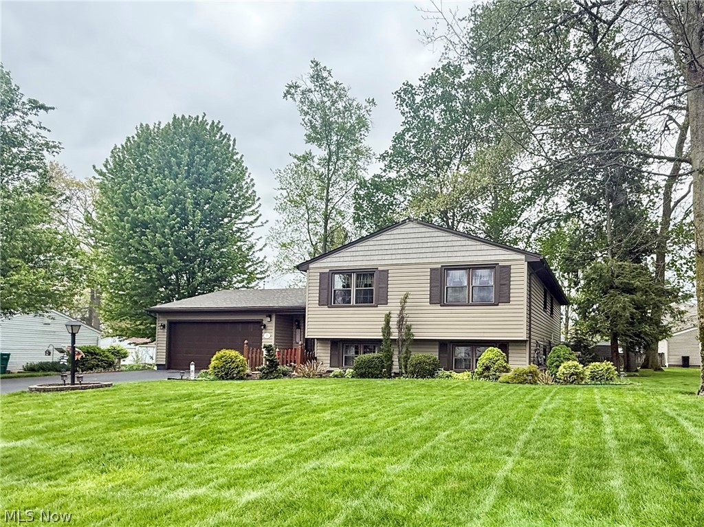 3225 Caprice Drive SW Warren OH 44481