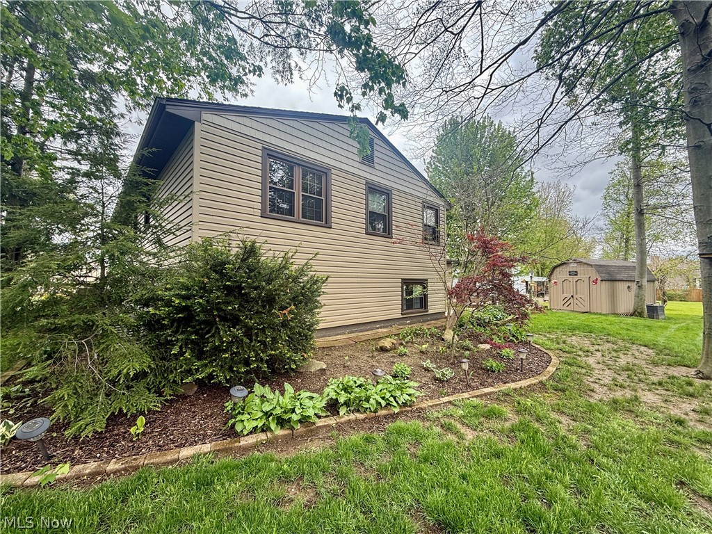 3225 Caprice Drive SW Warren OH 44481