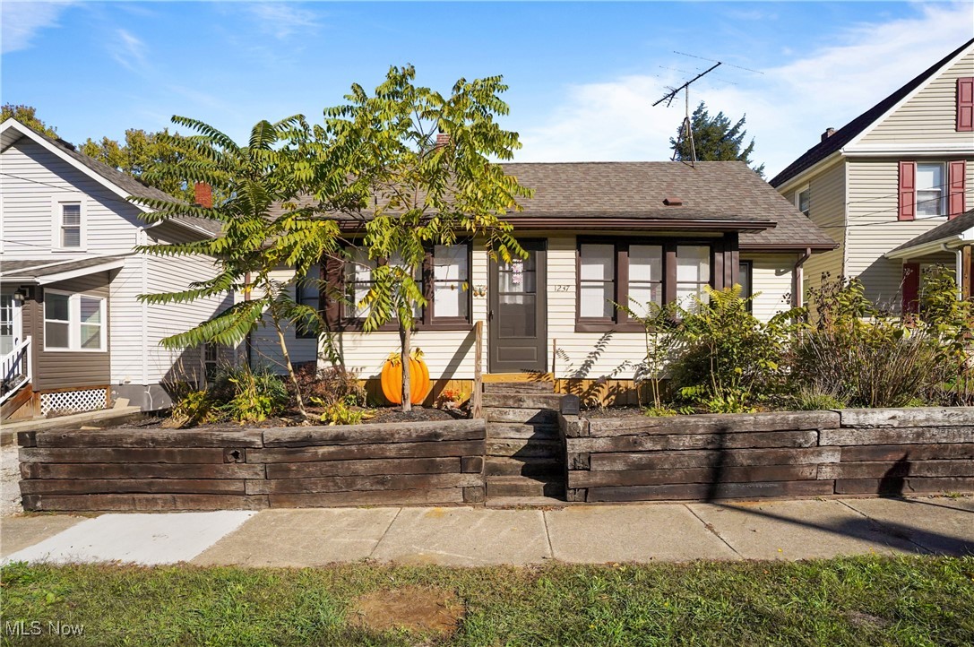 1237 Mcintosh Avenue Akron OH 44314