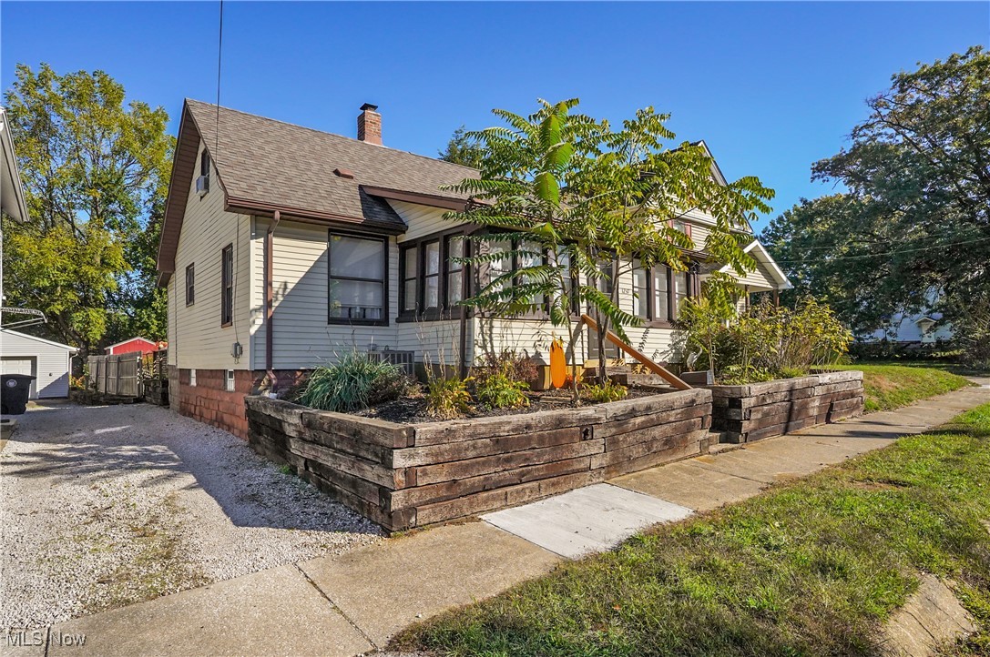 1237 Mcintosh Avenue Akron OH 44314