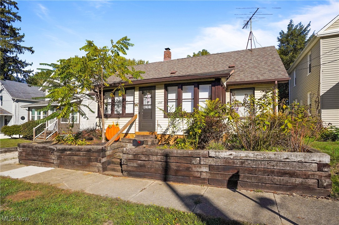 1237 Mcintosh Avenue Akron OH 44314