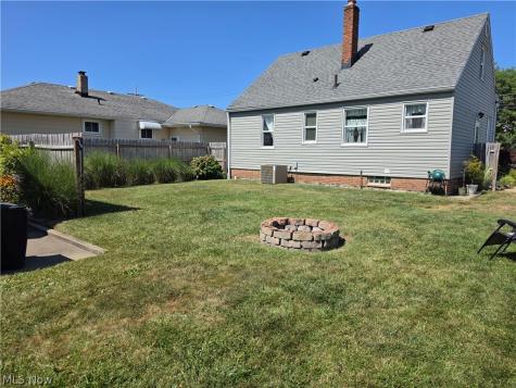 230 E 288th Street Willowick OH 44095