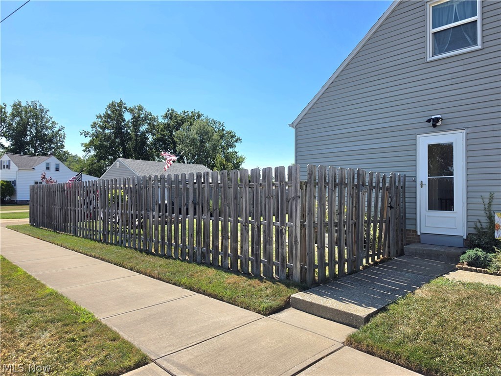 230 E 288th Street Willowick OH 44095