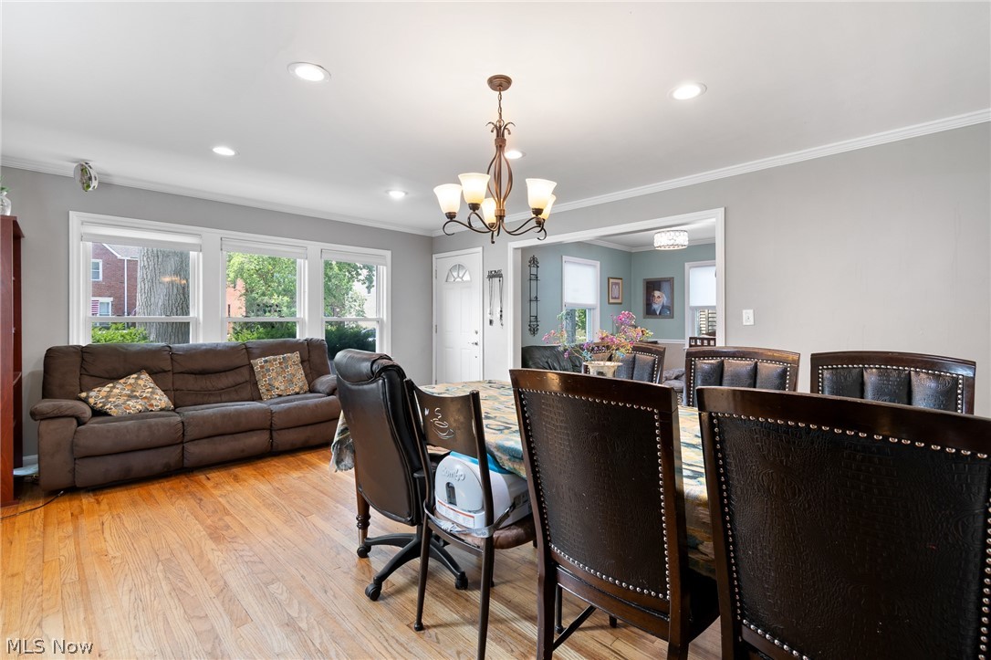 4493 Groveland Road University Heights OH 44118