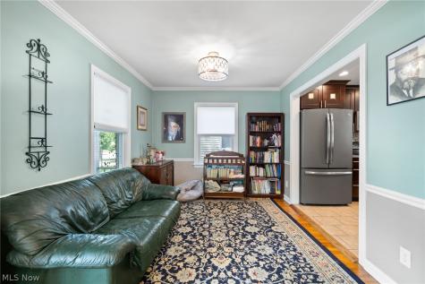 4493 Groveland Road University Heights OH 44118