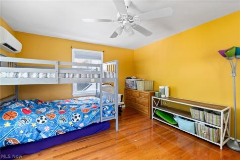 4493 Groveland Road University Heights OH 44118