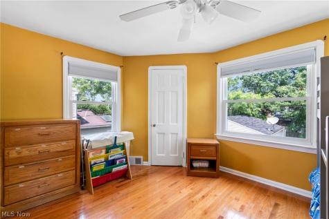 4493 Groveland Road University Heights OH 44118