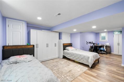 4493 Groveland Road University Heights OH 44118