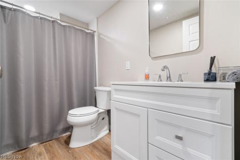 4493 Groveland Road University Heights OH 44118
