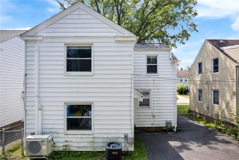 4493 Groveland Road University Heights OH 44118