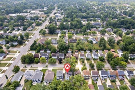 4493 Groveland Road University Heights OH 44118