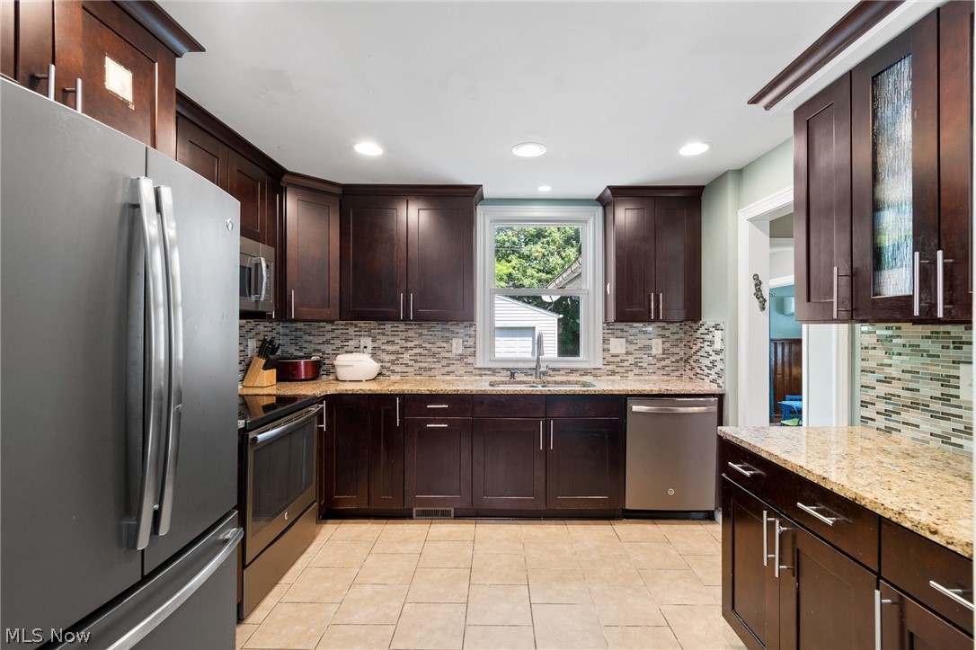4493 Groveland Road University Heights OH 44118