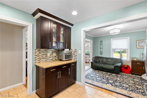 4493 Groveland Road University Heights OH 44118