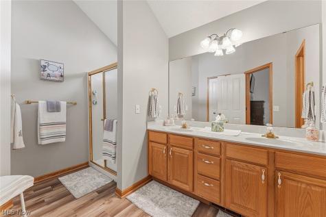 15249 Oak Hollow Lane Strongsville OH 44149