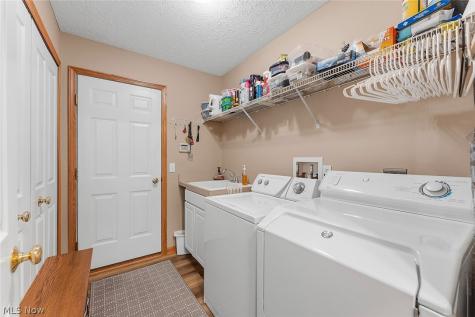 15249 Oak Hollow Lane Strongsville OH 44149