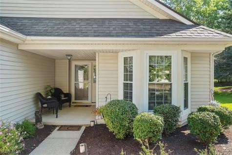 15249 Oak Hollow Lane Strongsville OH 44149