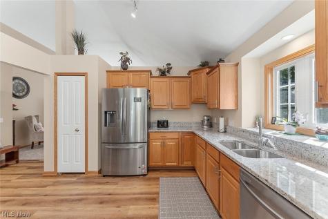 15249 Oak Hollow Lane Strongsville OH 44149
