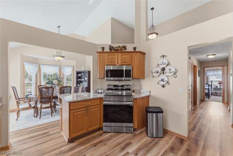 15249 Oak Hollow Lane Strongsville OH 44149