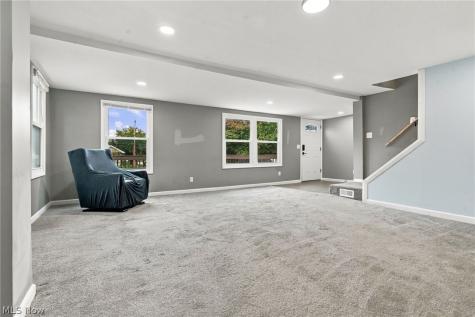 1833 Springfield Center Road Akron OH 44312