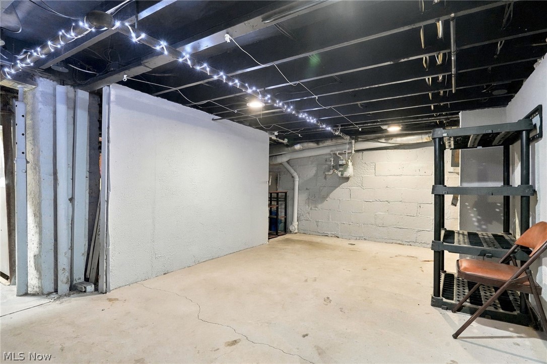 1833 Springfield Center Road Akron OH 44312