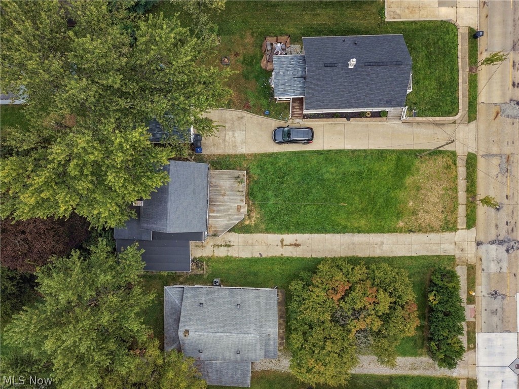 1833 Springfield Center Road Akron OH 44312