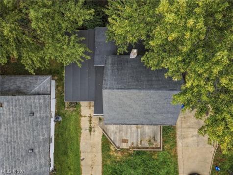 1833 Springfield Center Road Akron OH 44312