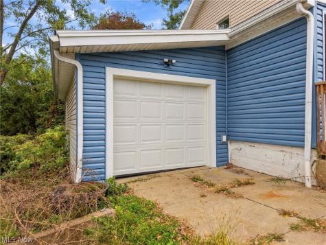1833 Springfield Center Road Akron OH 44312