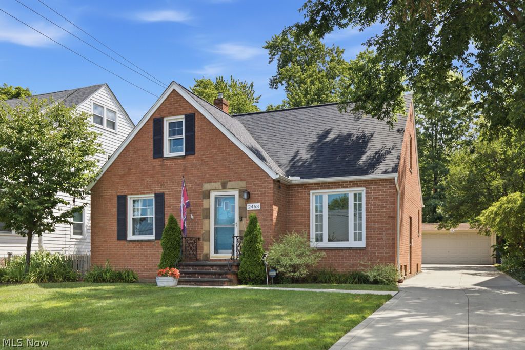 2463 Lee Road Cleveland Heights OH 44118