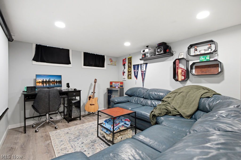 2463 Lee Road Cleveland Heights OH 44118