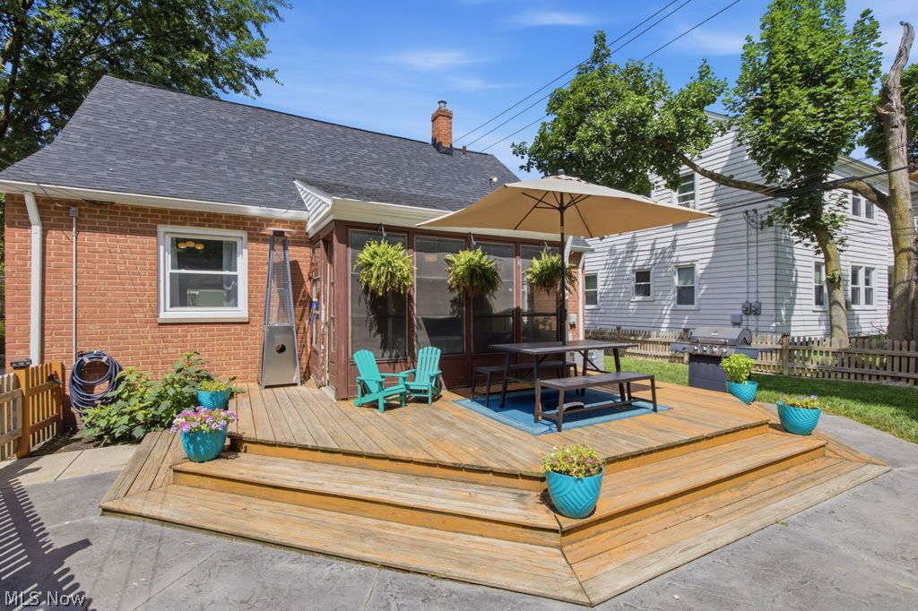 2463 Lee Road Cleveland Heights OH 44118