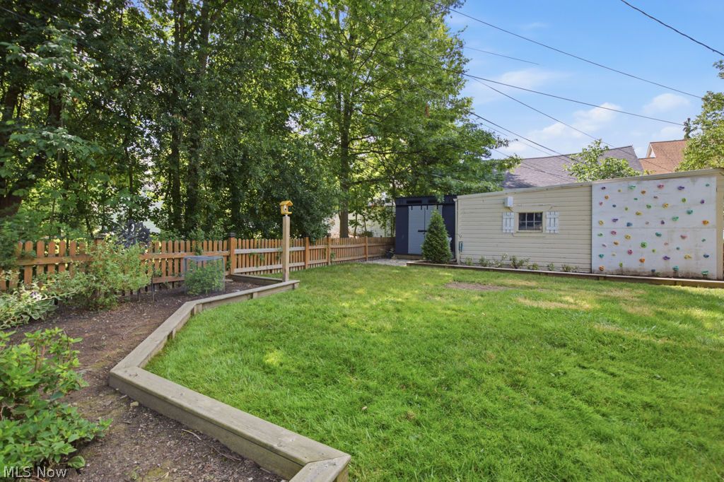 2463 Lee Road Cleveland Heights OH 44118