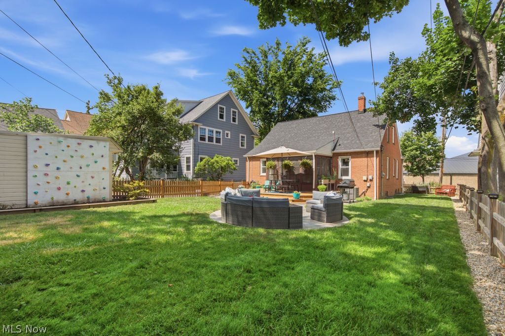2463 Lee Road Cleveland Heights OH 44118