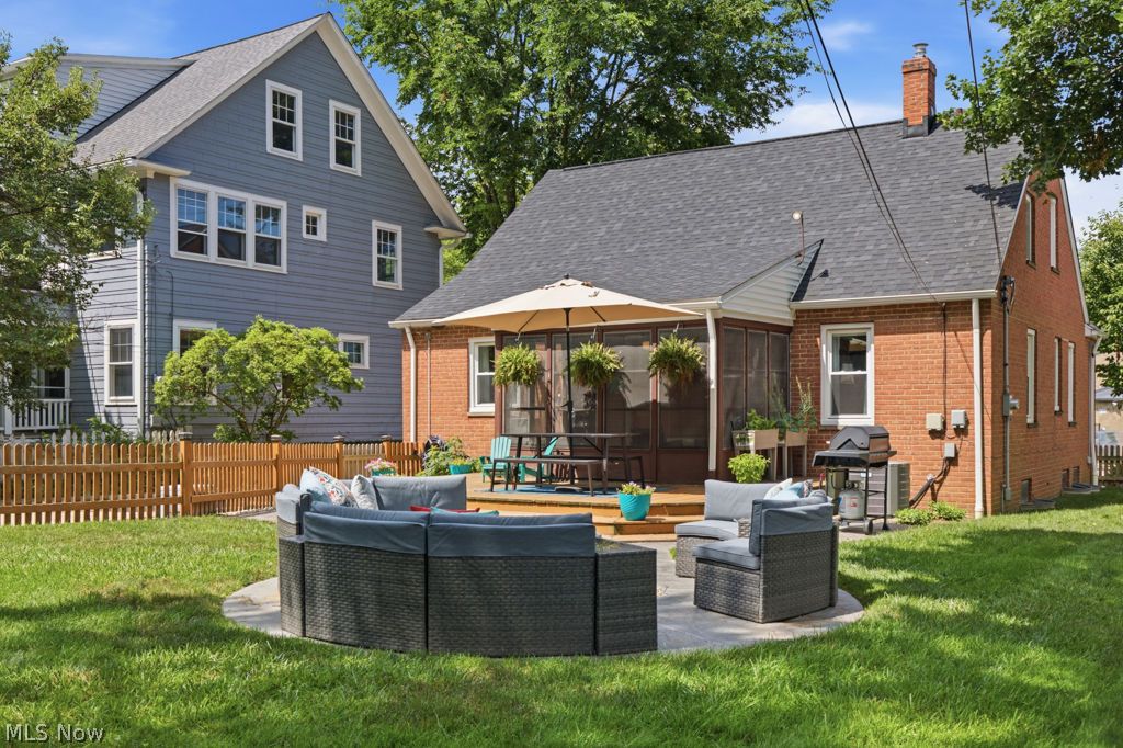 2463 Lee Road Cleveland Heights OH 44118