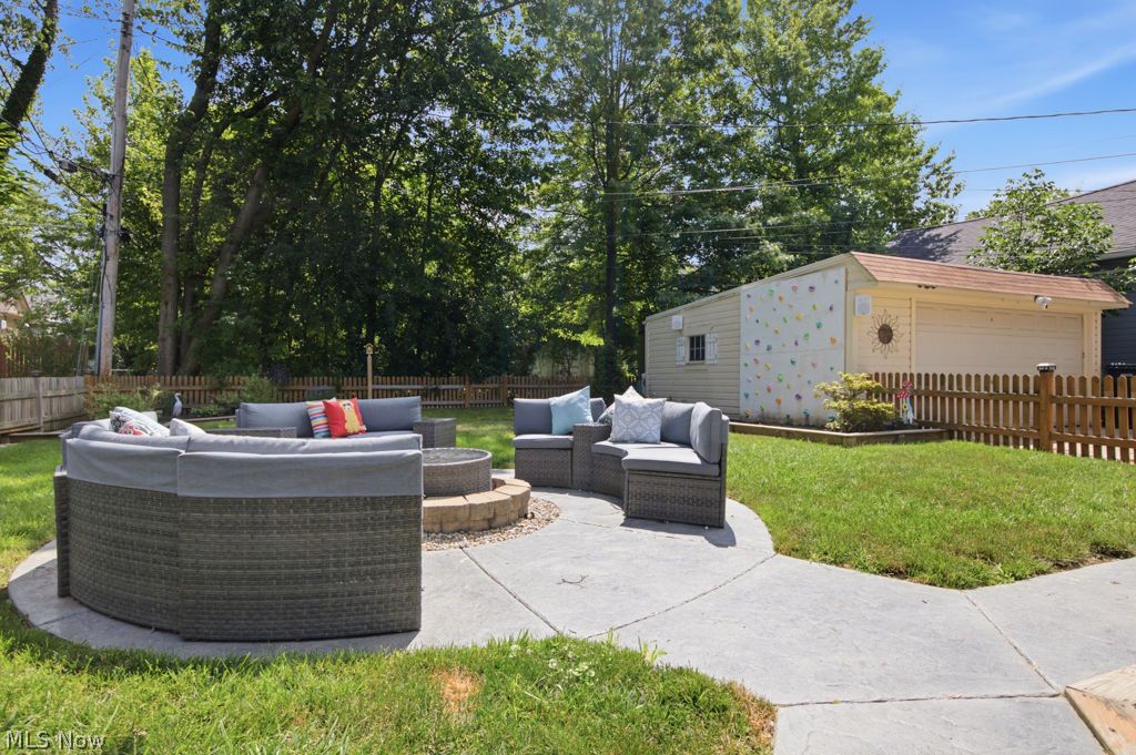 2463 Lee Road Cleveland Heights OH 44118
