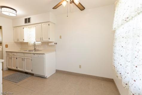 520 Ironwood Court Elyria OH 44035