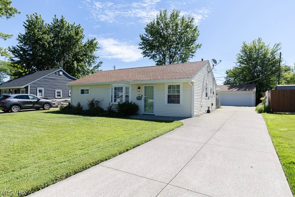 520 Ironwood Court Elyria OH 44035