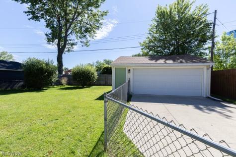 520 Ironwood Court Elyria OH 44035