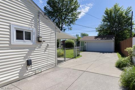 520 Ironwood Court Elyria OH 44035