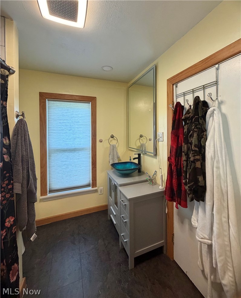 1030 Bradshaw Avenue East Liverpool OH 43920