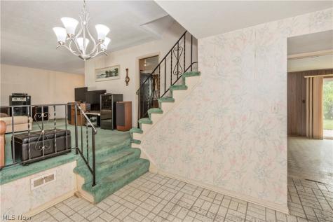 5134 Hickory Drive Cleveland OH 44124