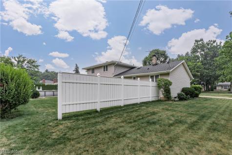 5134 Hickory Drive Cleveland OH 44124