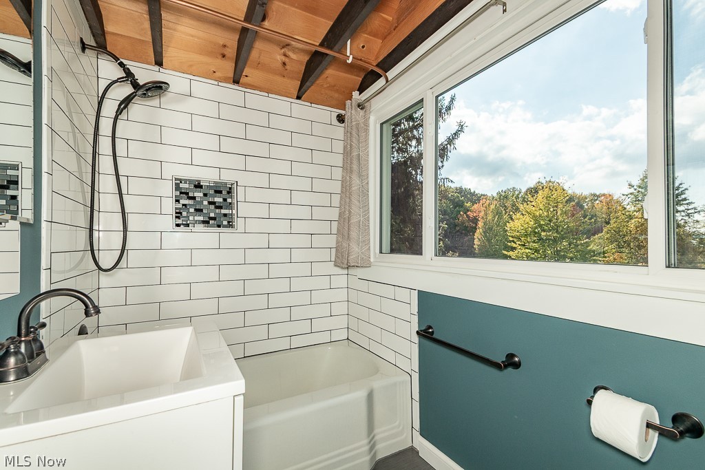 10608 Tibbetts Road Kirtland OH 44094