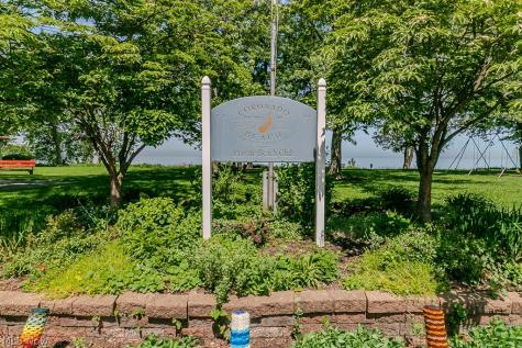 17709 Crestland Road Cleveland OH 44119