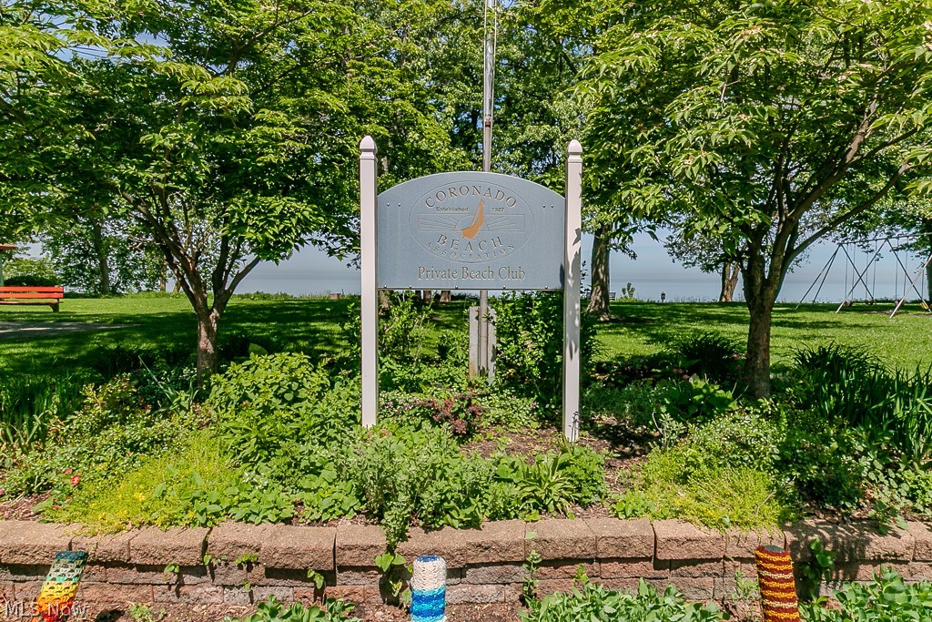 17709 Crestland Road Cleveland OH 44119