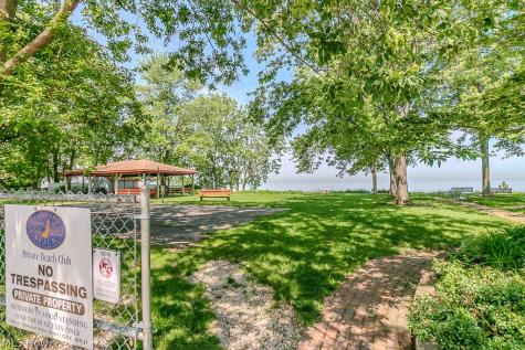 17709 Crestland Road Cleveland OH 44119