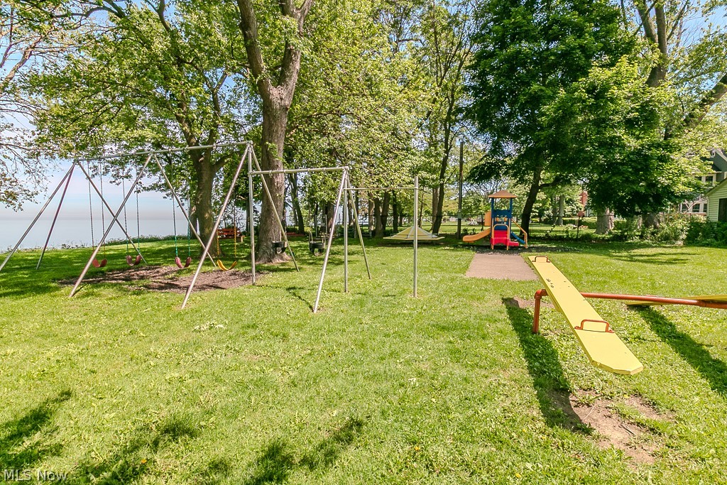 17709 Crestland Road Cleveland OH 44119
