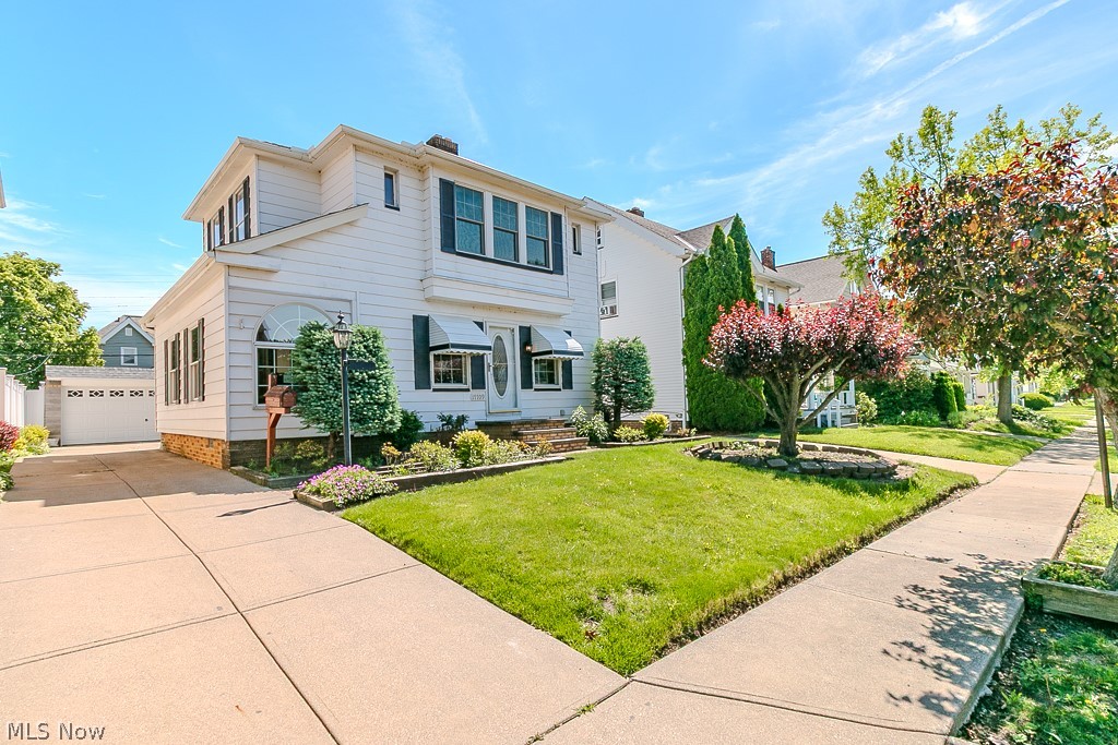 17709 Crestland Road Cleveland OH 44119