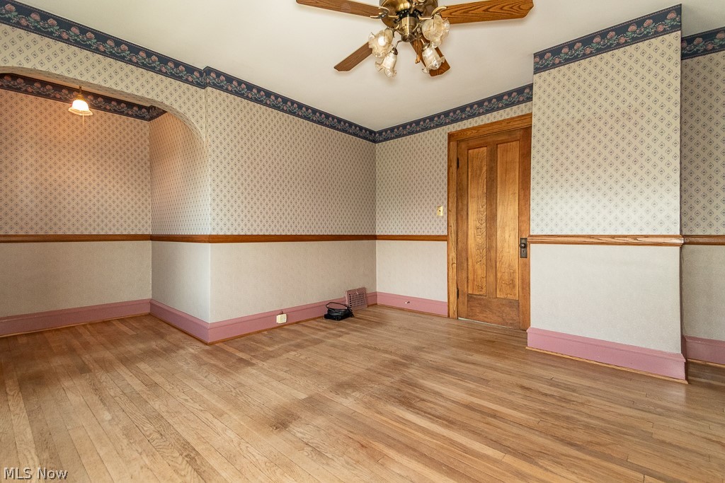 17709 Crestland Road Cleveland OH 44119
